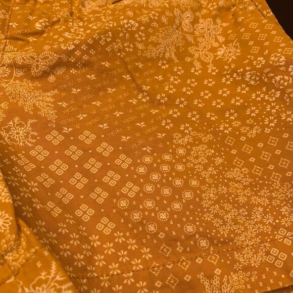 Old Navy Women's Floral Flat Front Cotton Chino Shorts Mustard Size 2 - Picture 5 of 8